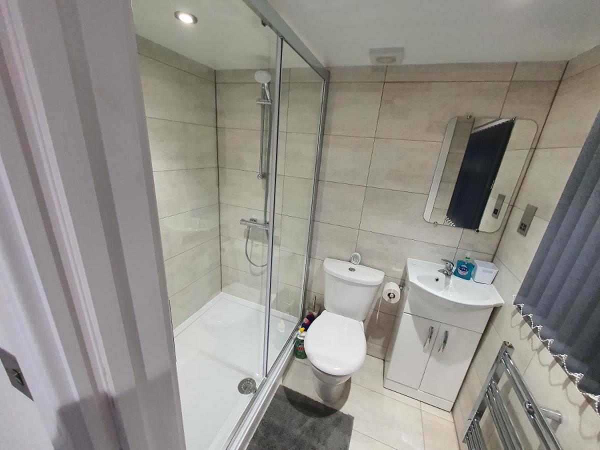 New Self Contained Flat,In Hayes, Free Parking Hotel Northolt  Exterior photo