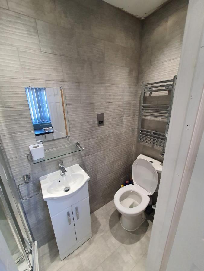 New Self Contained Flat,In Hayes, Free Parking Hotel Northolt  Exterior photo